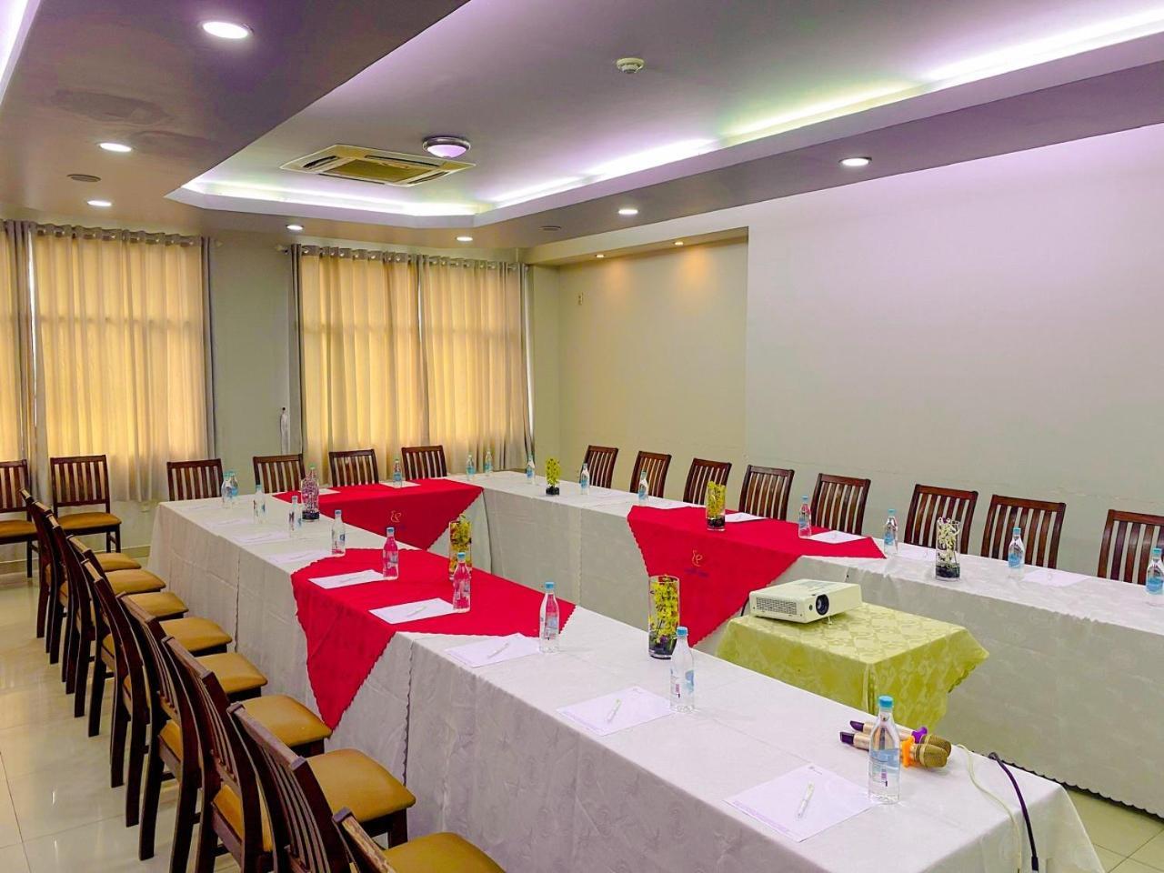 Hoa Binh 1 Hotel Long Xuyen Exterior photo